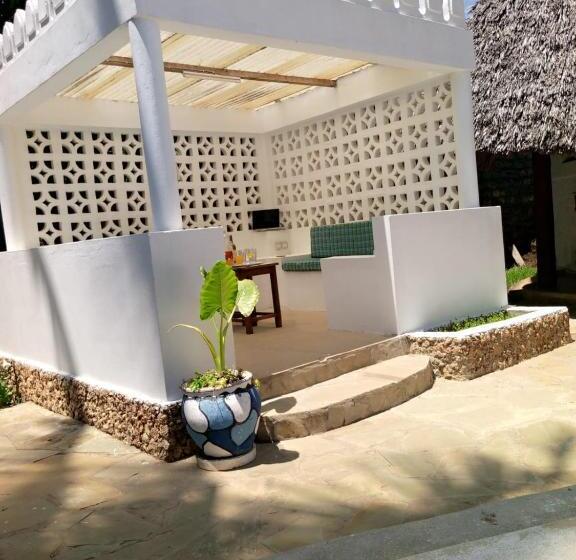 آپارتمان 3 خوابه, Tahira Villa