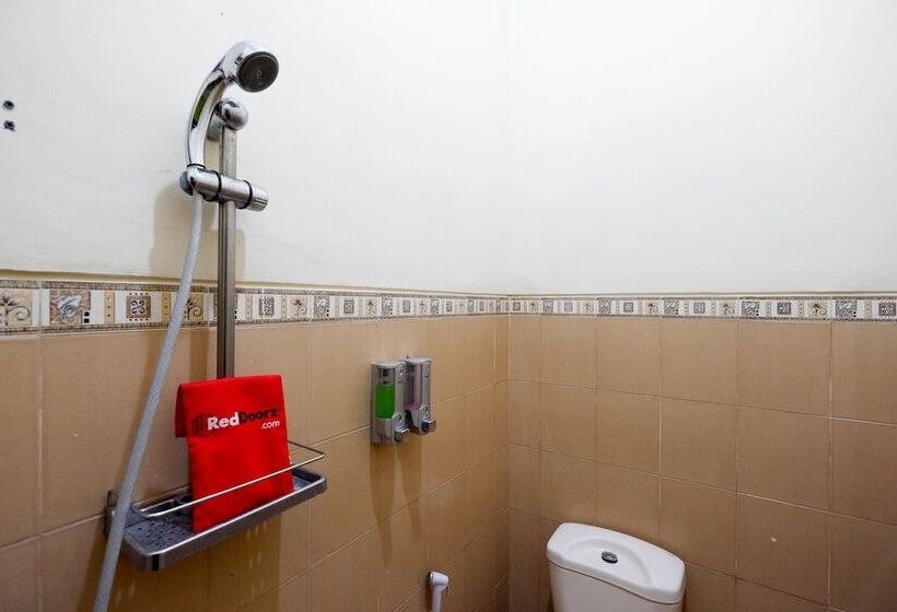 Номер Стандарт, Reddoorz Near Universitas Diponegoro 2