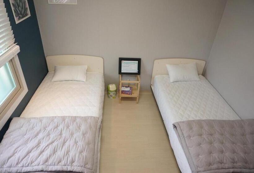 Номер Стандарт, Airport Guesthouse