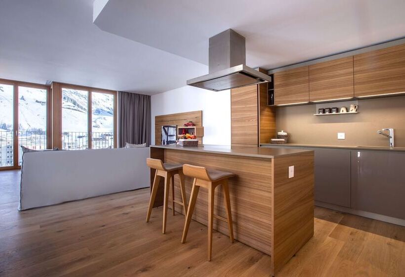 Апартаменты 3 Спальни, Radisson Blu Hotel Reussen, Andermatt