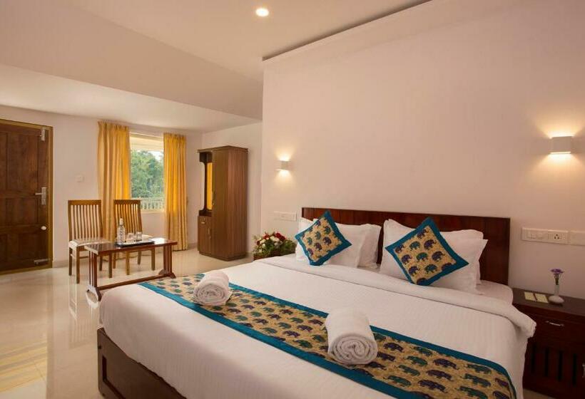 Семейный Номер, Green Cove Munnar