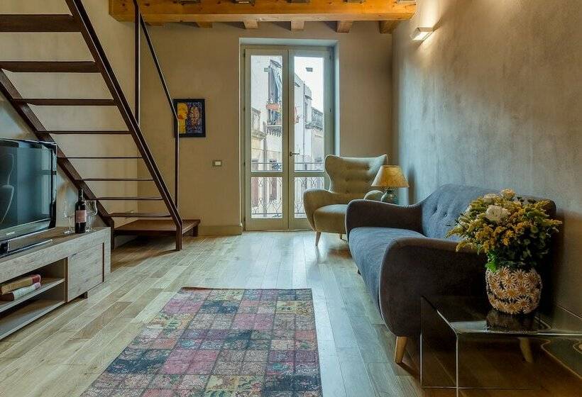 سوئیت دلوکس 2 خوابه, De Gregorio Suites