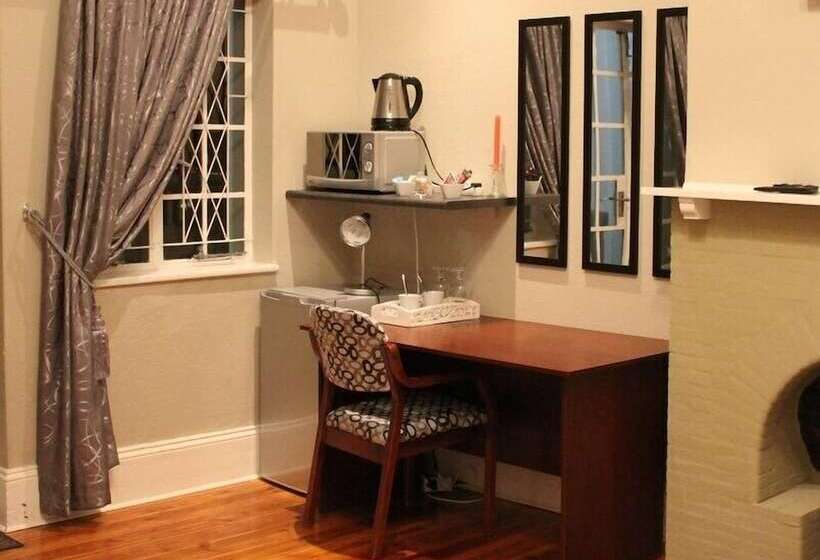 Номер Комфорт, Tranquil House B&b 10 Berry St