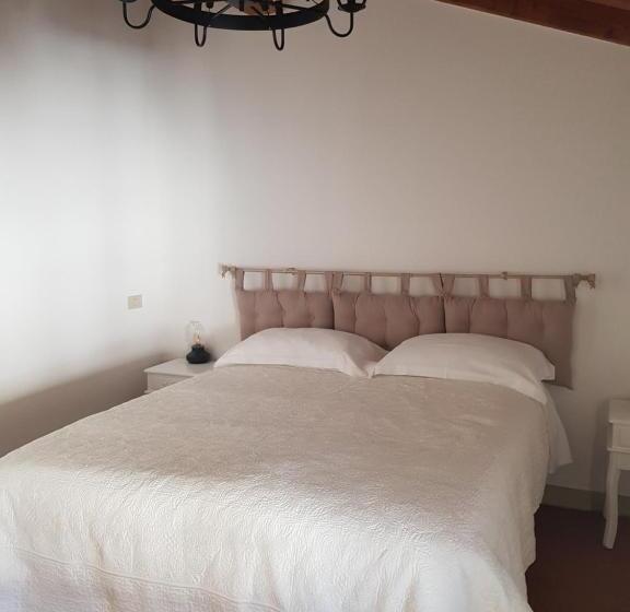 جناح عائلي, Charme Rooms Villa Moroni