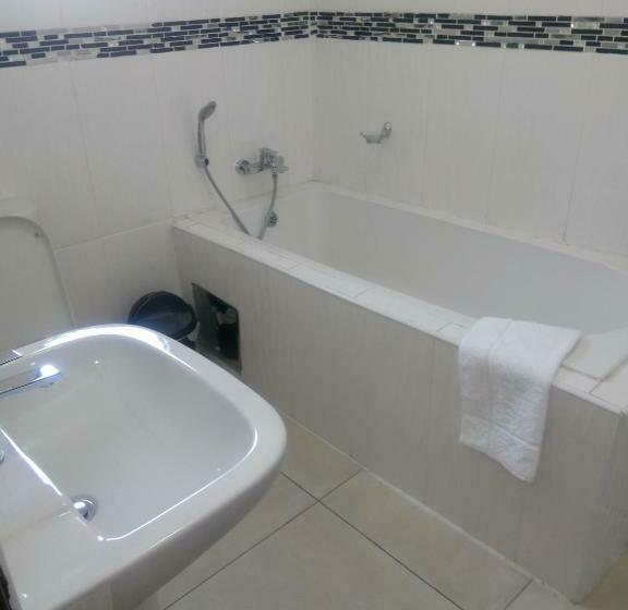 اتاق اکونومی, Eros Guest Inn