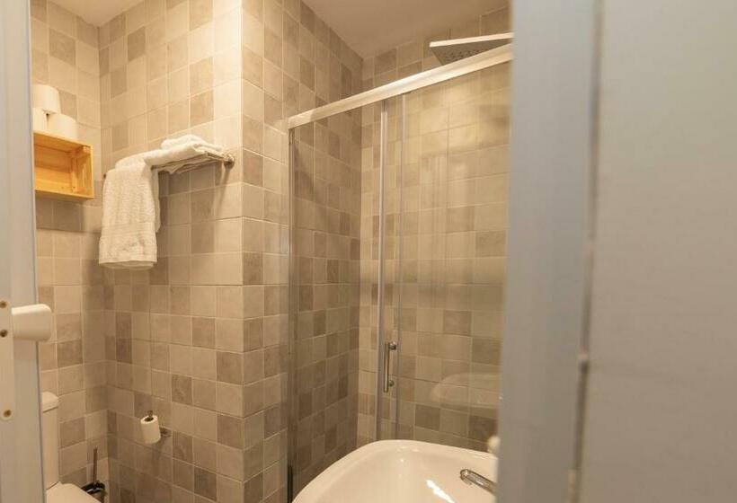Quarto Estandar, Hostal Puente De Hierro