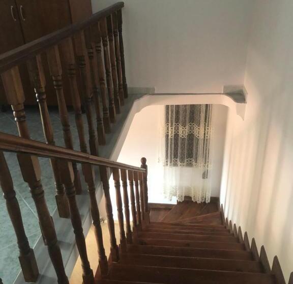 패밀리 룸, Guest House Xhuljon