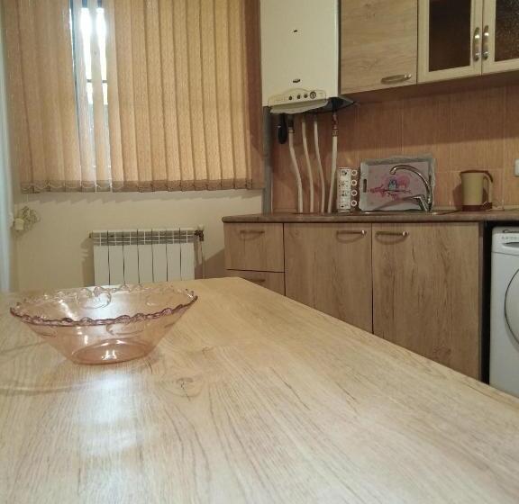اتاق کلاسیک چهارنفره, Rest Guest House