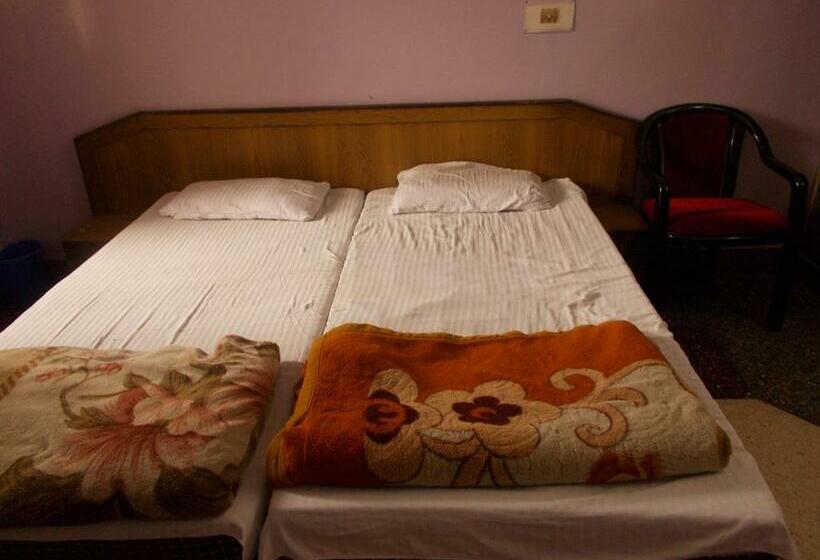 Номер Economy, Economical Rooms Near Triveni Ghat