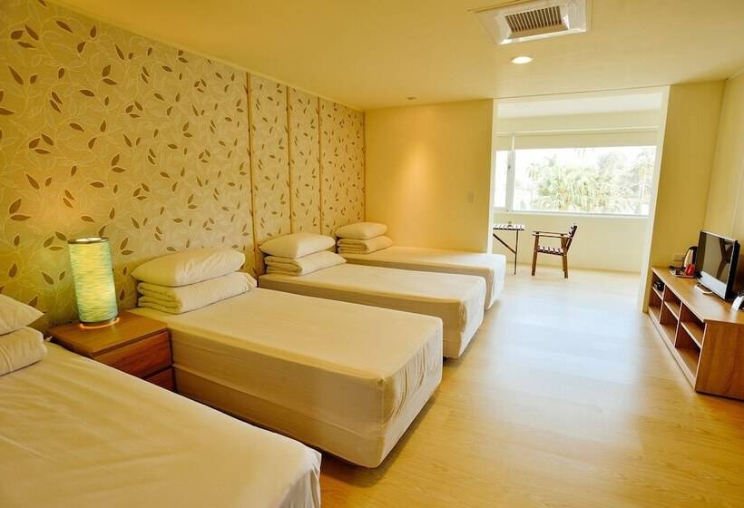 اتاق استاندارد چهار تخته, Chengching Lakefront Resort