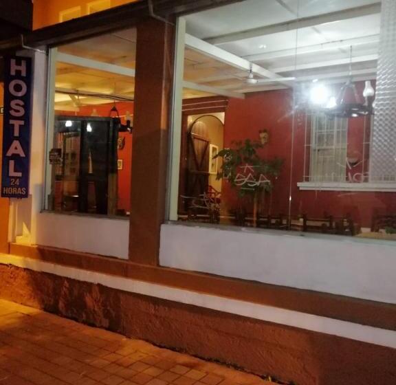 Quarto Quádruplo Estandar, Hostal Bolívar Inn