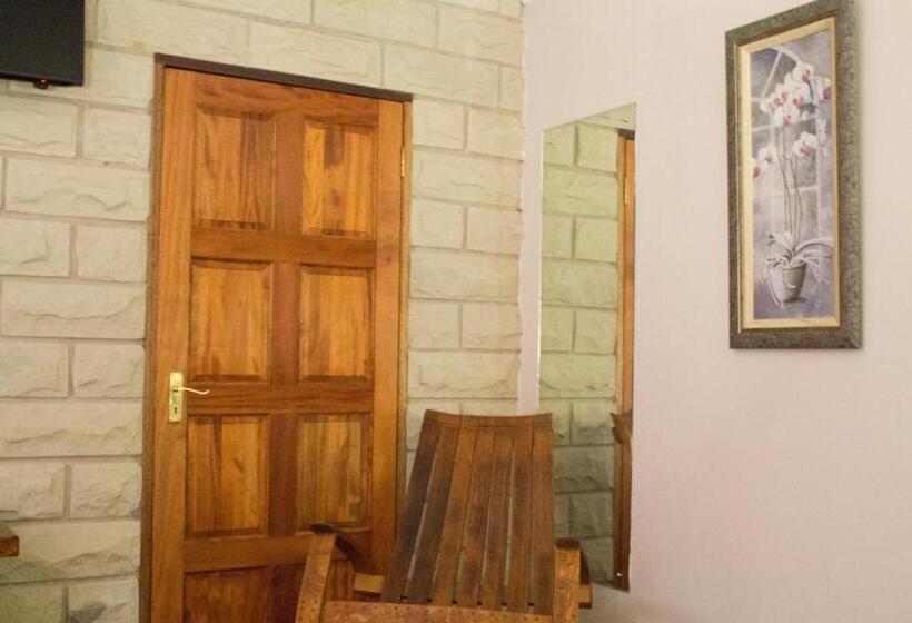 Семейный Номер, Imperani Guesthouse