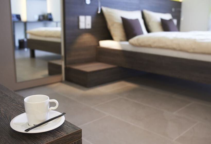 اتاق استاندارد, Eee Hotel Traun