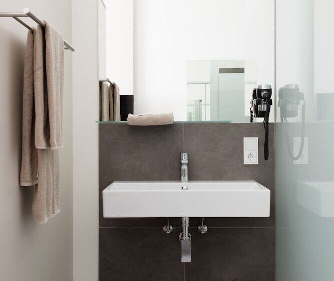 اتاق استاندارد یک نفره, Eee Hotel Traun