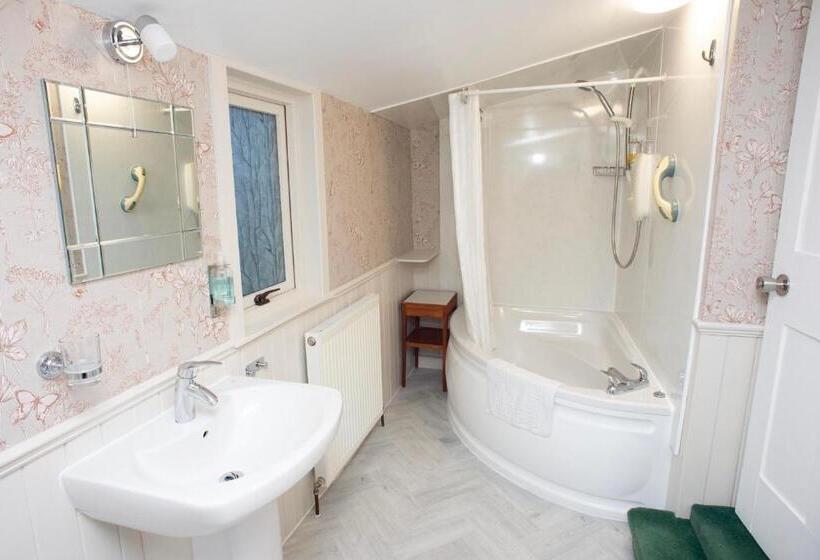 Standard room with outdoor bath, Dunvegan Bed & Breakfast