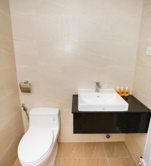 Deluxe room with river view, Moonlight Bay Hotel & Apartment