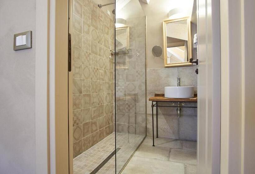 Четырехместный Номер Стандарт, Relais Villa Miraglia