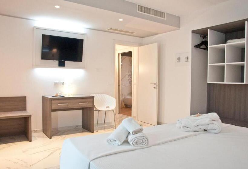 Четырехместный Номер Стандарт с Балконом, Ambruosi Village Resort & Spa