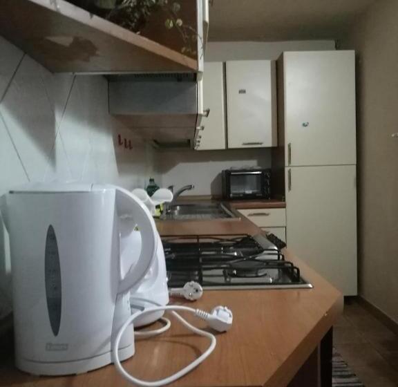 اتاق استاندارد با سرویس بهداشتی مشترک, Casa Di Alfredo Affittacamere