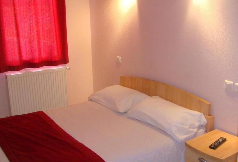 Номер Стандарт, Auberge De Peyrebeille