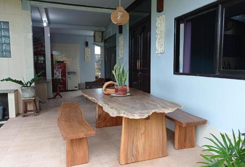 اتاق خانوادگی با چشم‌انداز دریا, Khrisna Sunrise Homestay Tulamben