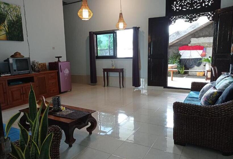 اتاق خانوادگی با چشم‌انداز دریا, Khrisna Sunrise Homestay Tulamben