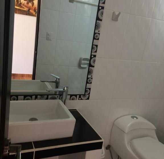اتاق لوکس, Quilla House 2