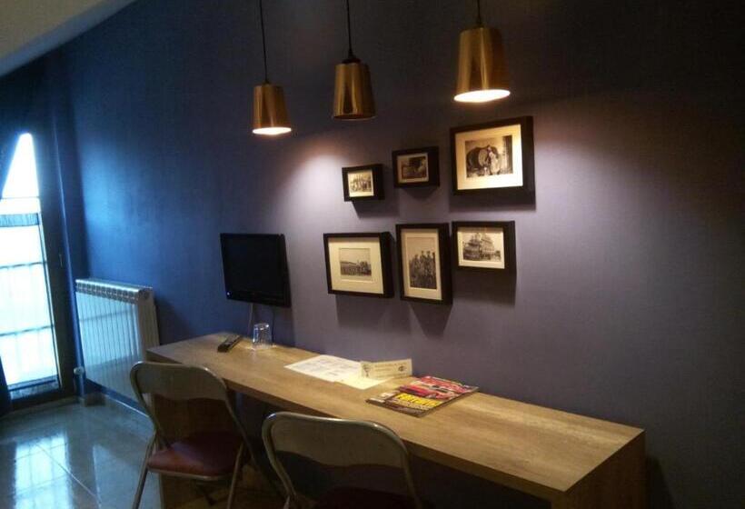 Номер Стандарт, Hostal Catalina De Austria