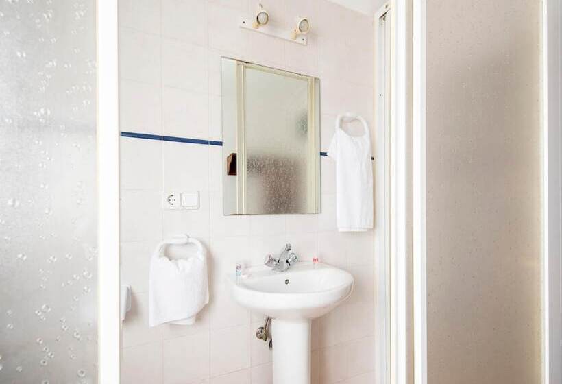 Номер Стандарт, Hostal Santiago