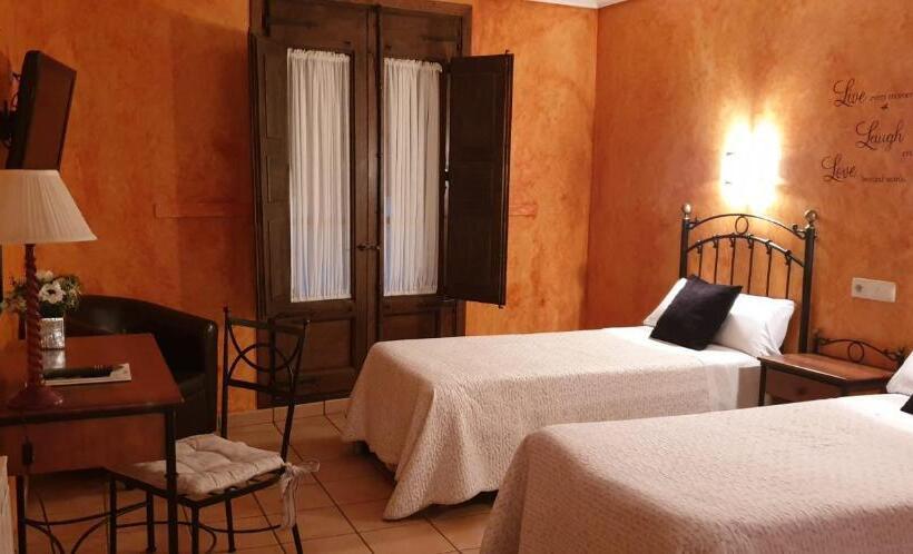 스탠다드 트리플 룸, Hostal El Lechuguero