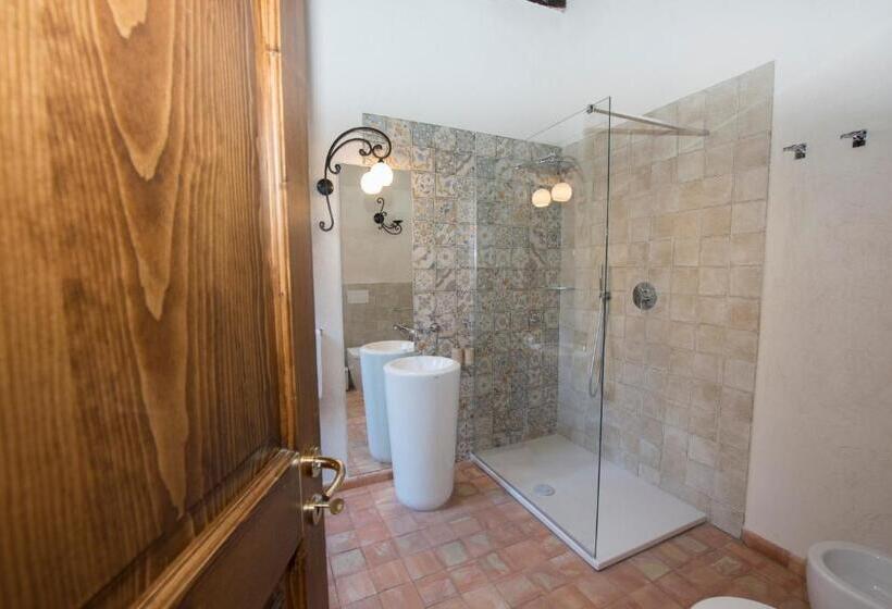 Quarto Superior com Sacada, Camere Da Cecè