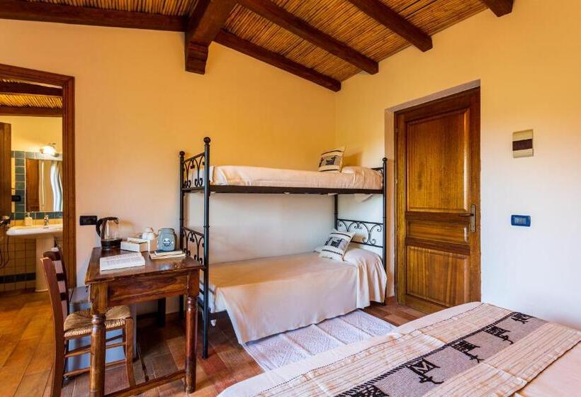 Quarto Quádruplo Estandar, Agriturismo Canales