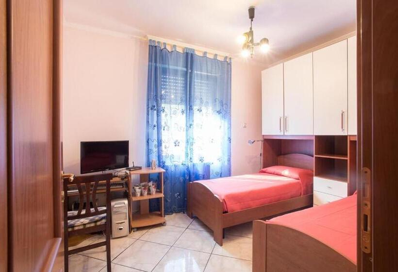 Номер Стандарт, Annie's Home