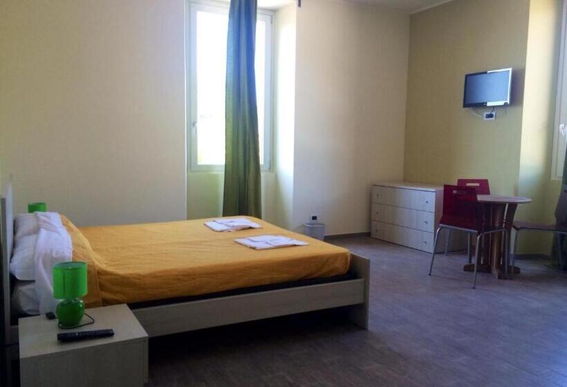 اتاق راحتی سه تخته, My Room Roma