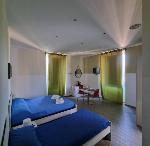اتاق راحتی سه تخته, My Room Roma
