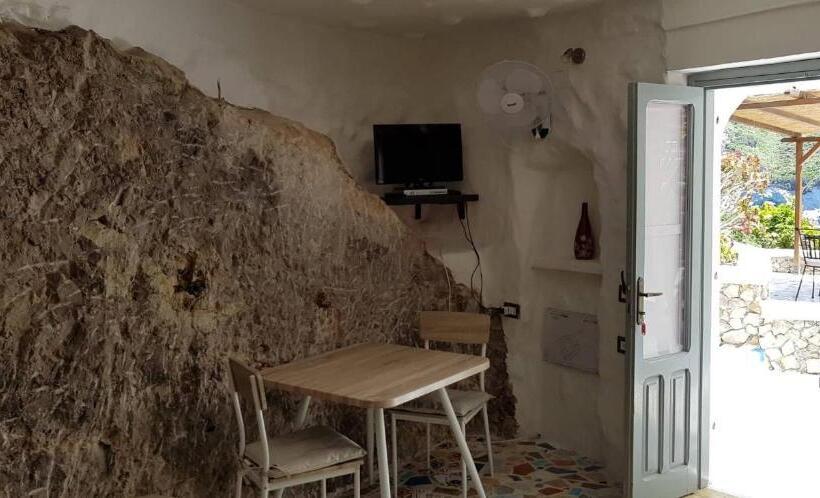 스탠다드 스튜디오 바다 전망, L'incanto Di Cala Feola