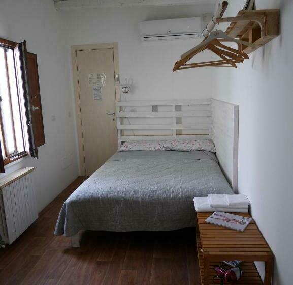 Quarto Estandar, 4 Camere A Trani