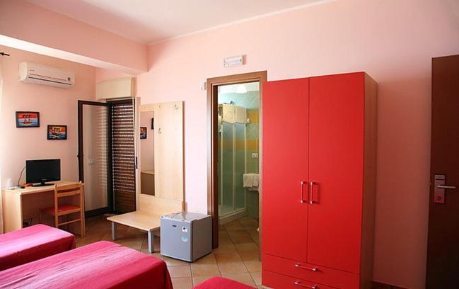 اتاق استاندارد چهار تخته, Splash S Rooms
