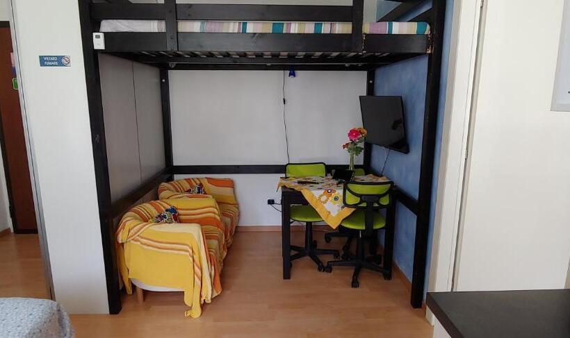 Студия Deluxe, Affittacamere Valchiavenna Foresteria In Tranquilla Villa Signorile Con Comodo Parcheggio Privato