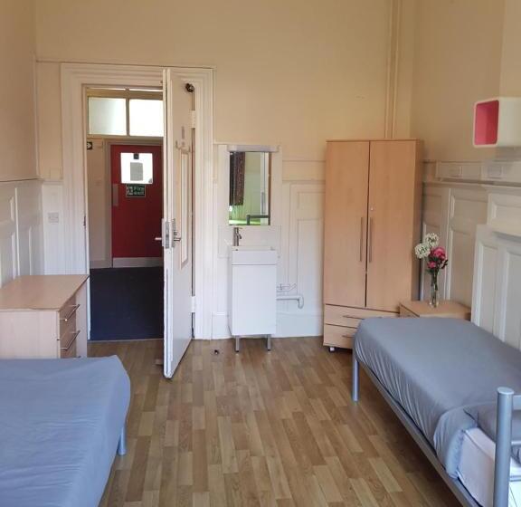 Кровать в Общей Комнате, Belsize House