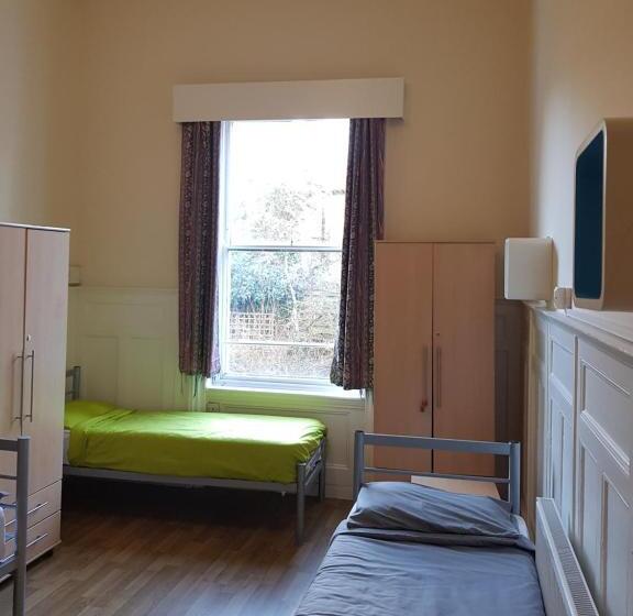 Кровать в Общей Комнате, Belsize House