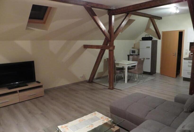 חדר משפחתי, Ferienwohnung & Zimmervermietung Wolf