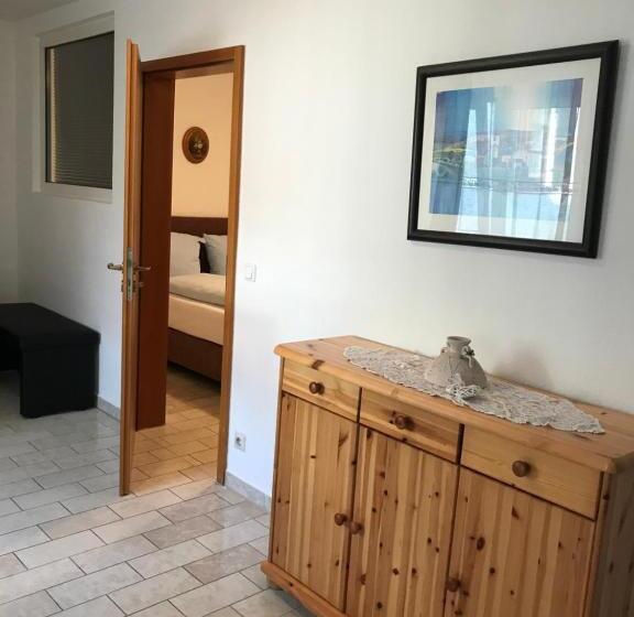 Апартаменты 1 Спальня с Балконом, Stadt Apartment