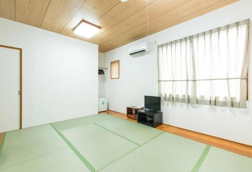 Четырехместный Номер Стандарт, Isesaki East
