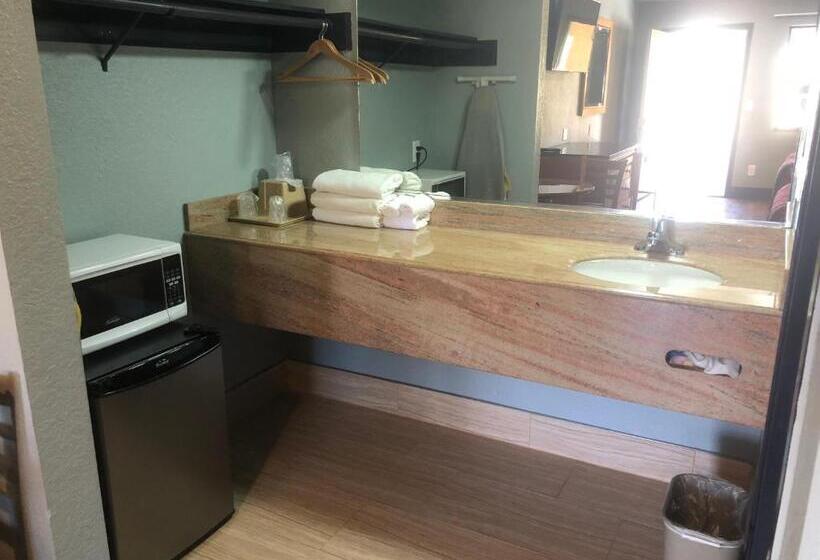 Номер Стандарт, Travelers Inn
