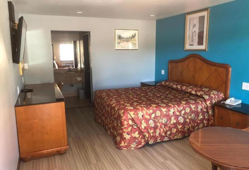 Стандартный Номер Кровать Кинг, Travelers Inn