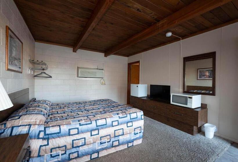 Номер Deluxe, Cedar Inn