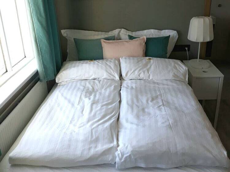 اتاق استاندارد, Post Plaza Guesthouse