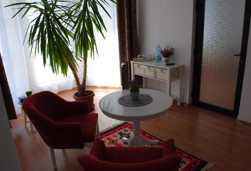 Люкс 2 Спальни, Flora Luxury House