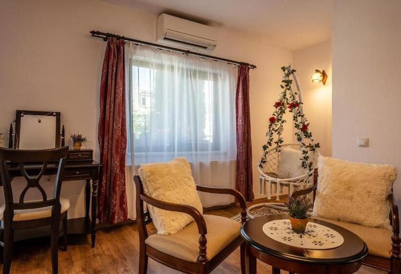Номер Deluxe с Балконом, Flora Luxury House